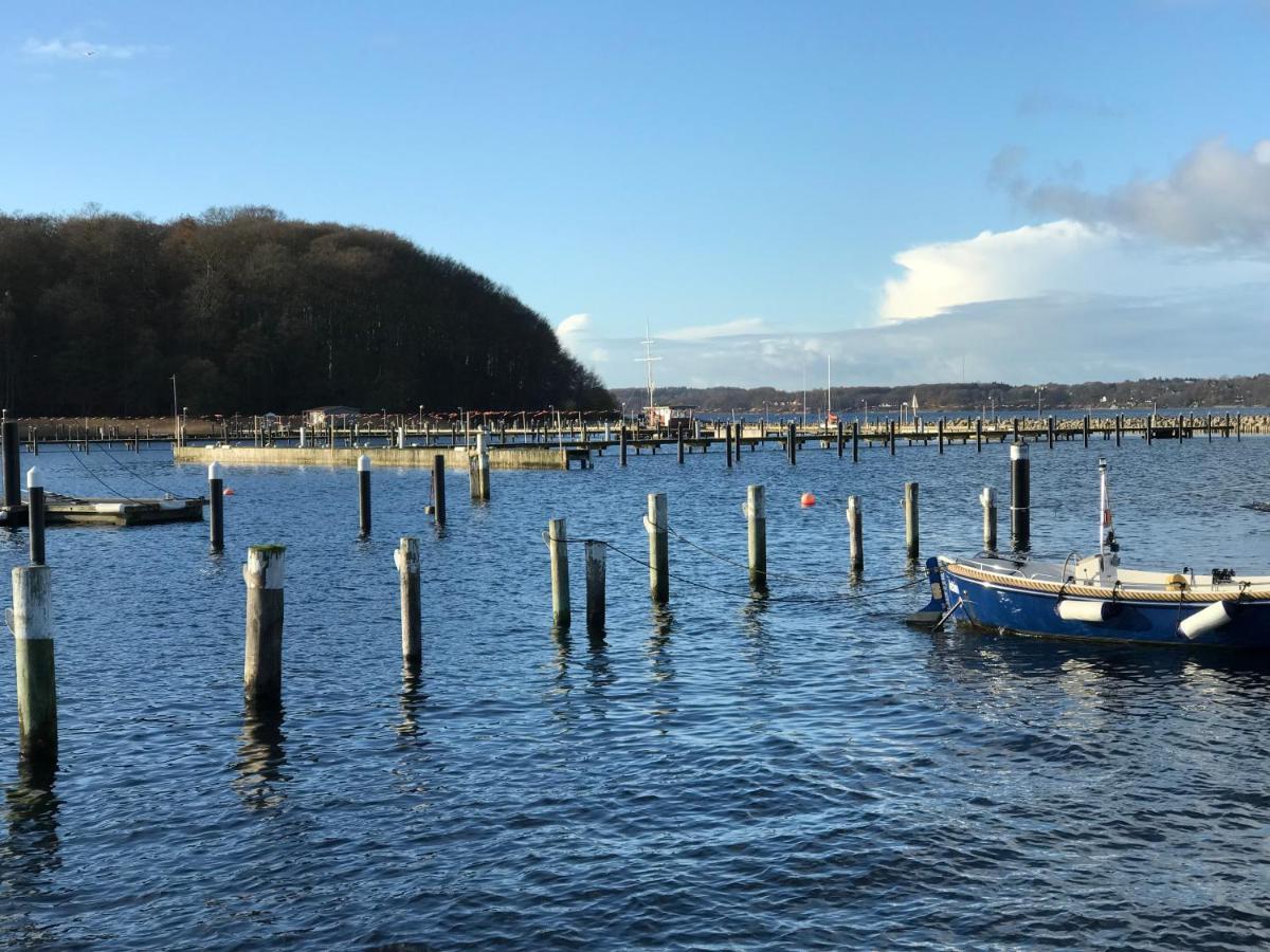 Strandblick Mit Strandkorb & Fahrraedern Glücksburg Kültér fotó