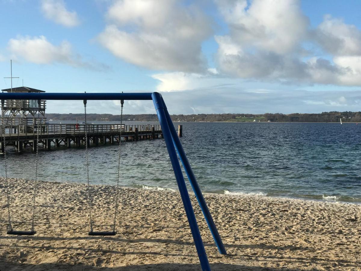 Strandblick Mit Strandkorb & Fahrraedern Glücksburg Kültér fotó